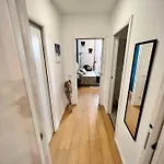 Art Of Living Luxury House In Apartment *